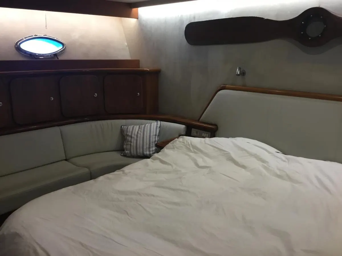 马拉加The Boathouse公寓 0*, 马拉加