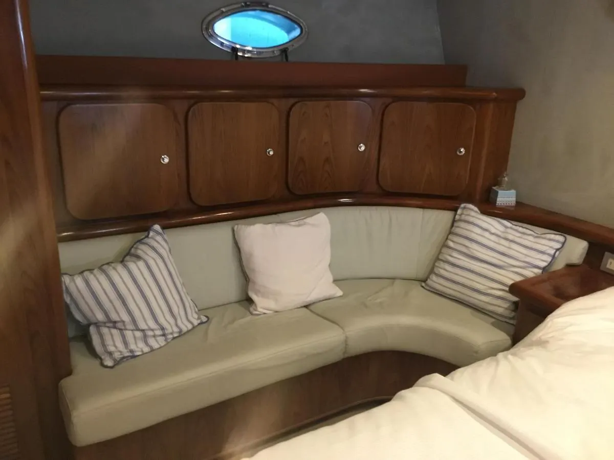The Boathouse Apartamento Málaga Quarto em Acomodações Particulares