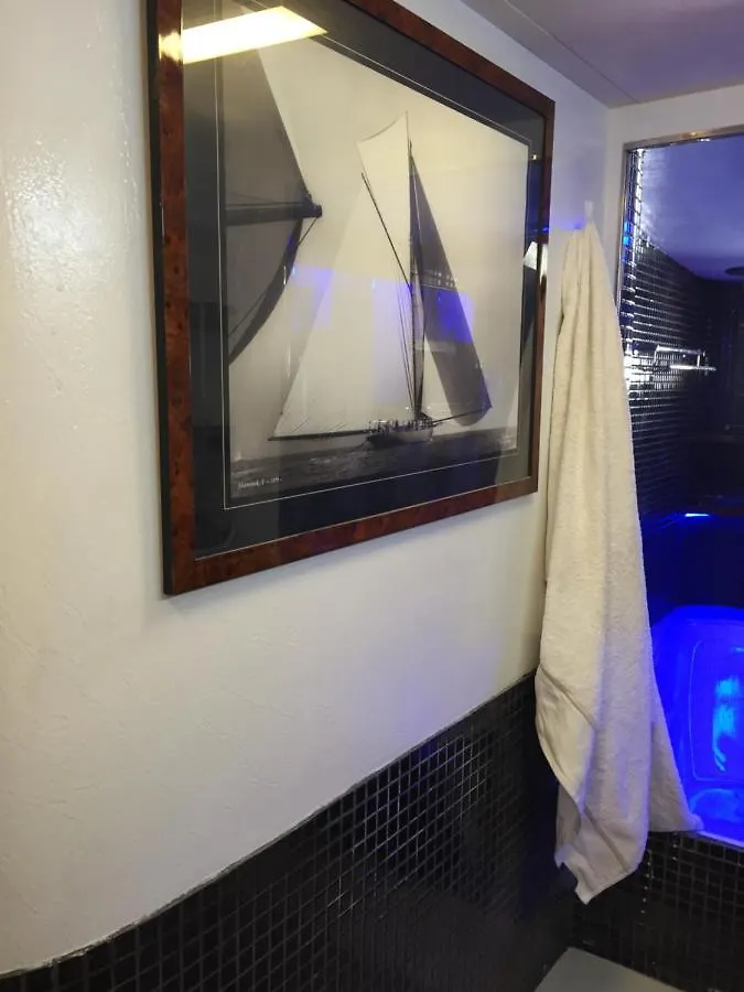 The Boathouse Apartamento Málaga Quarto em Acomodações Particulares